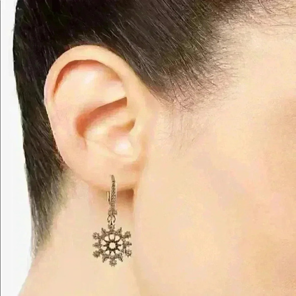 Marchesa Open Work Lever Back Earrings gold tone - Picture 2 of 3